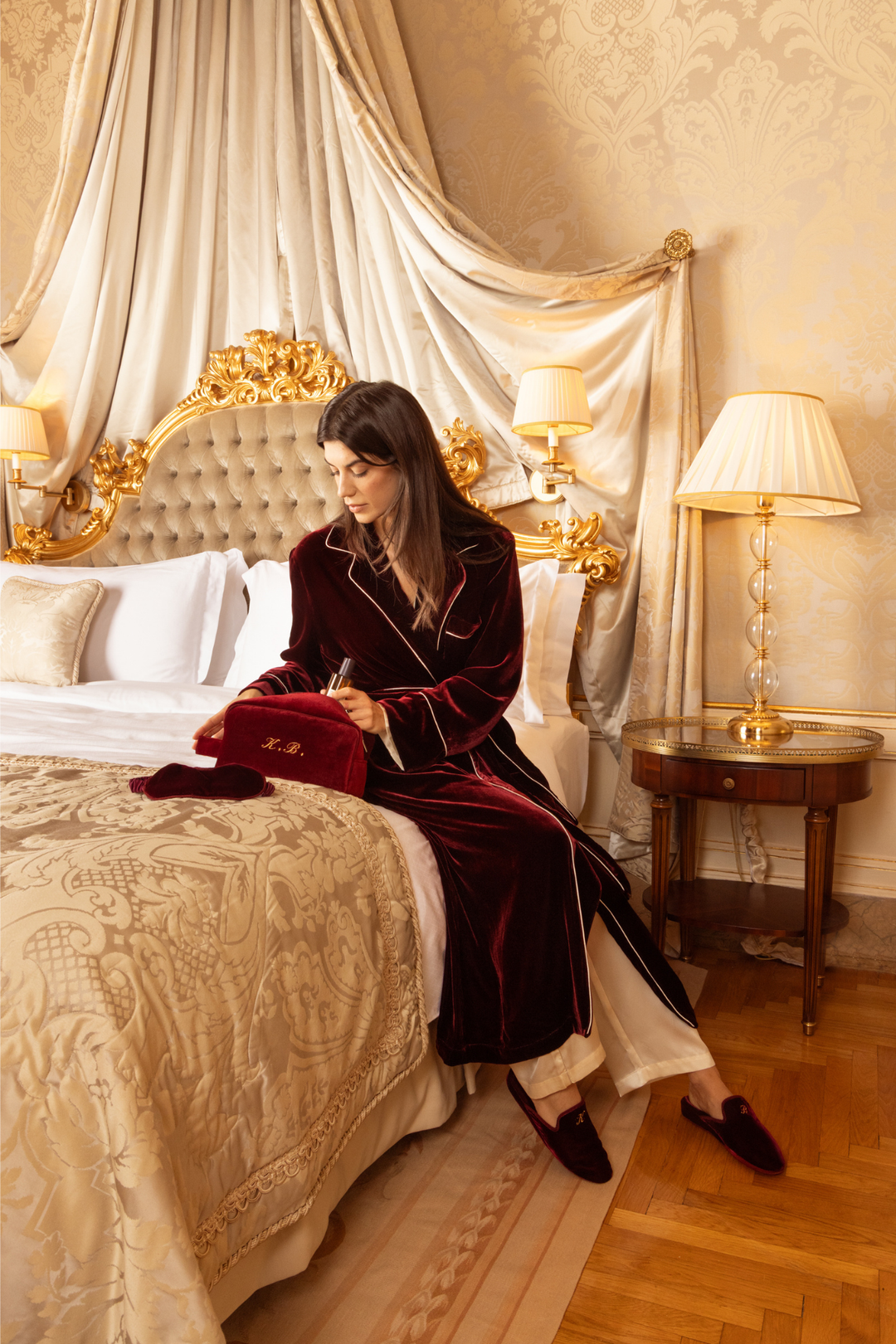 Women Farnese Robe (Red)